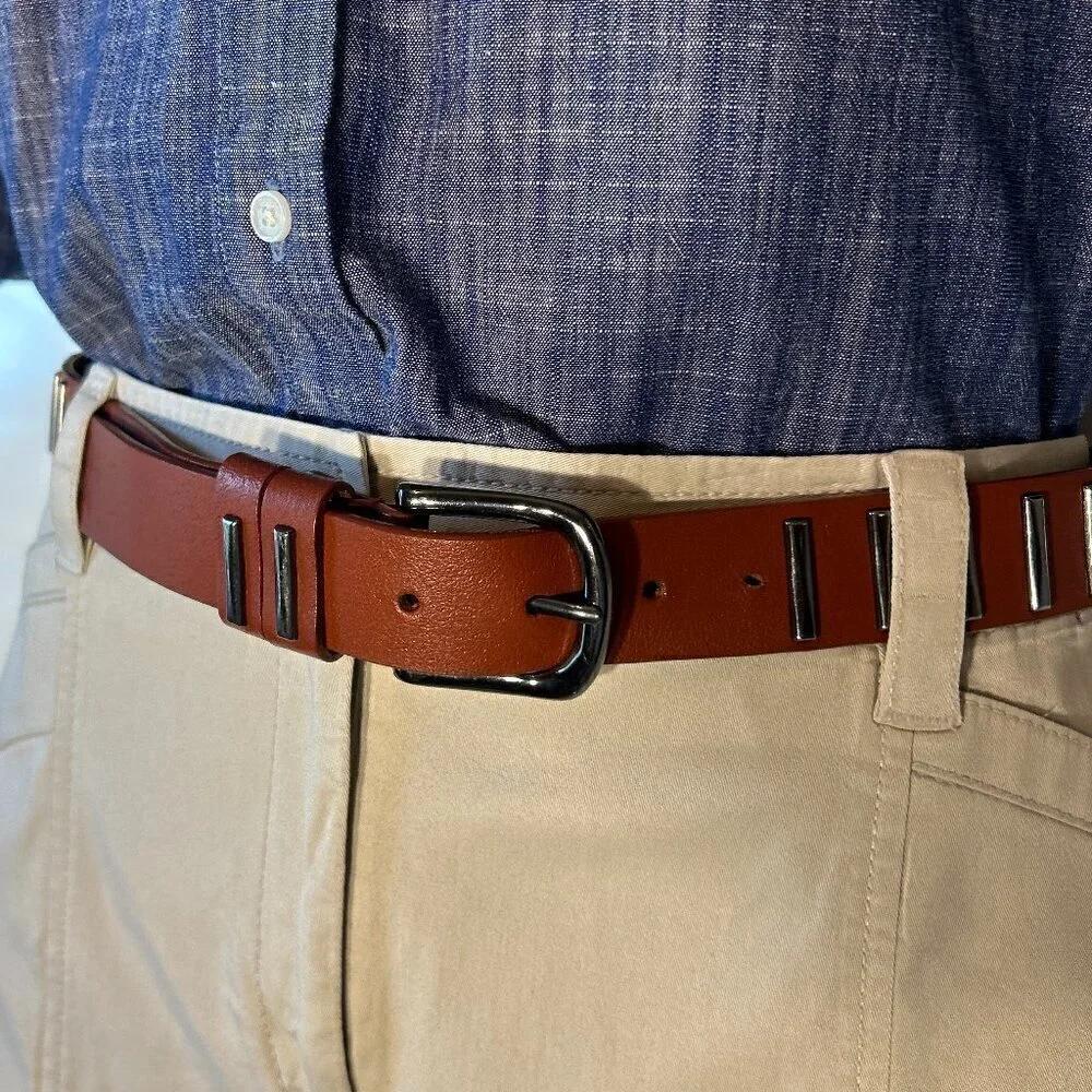 Brown leather belt SZ M Pewter silver grommet details essential old money